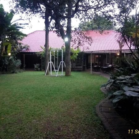 Casakhasa Hotel Jakarta Exterior photo